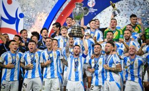 Euro và Copa America ảnh hưởng thế nào đến cuộc đua Quả bóng vàng 2024 - Ảnh 1